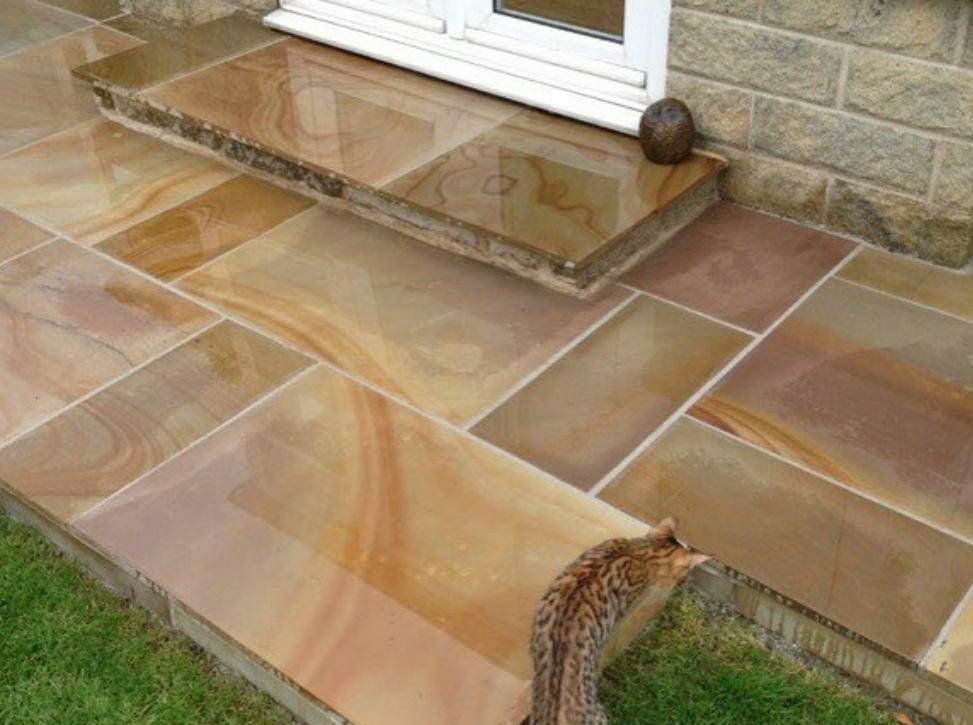 Camel Buff Smooth sandstone slab showing an even tan tone