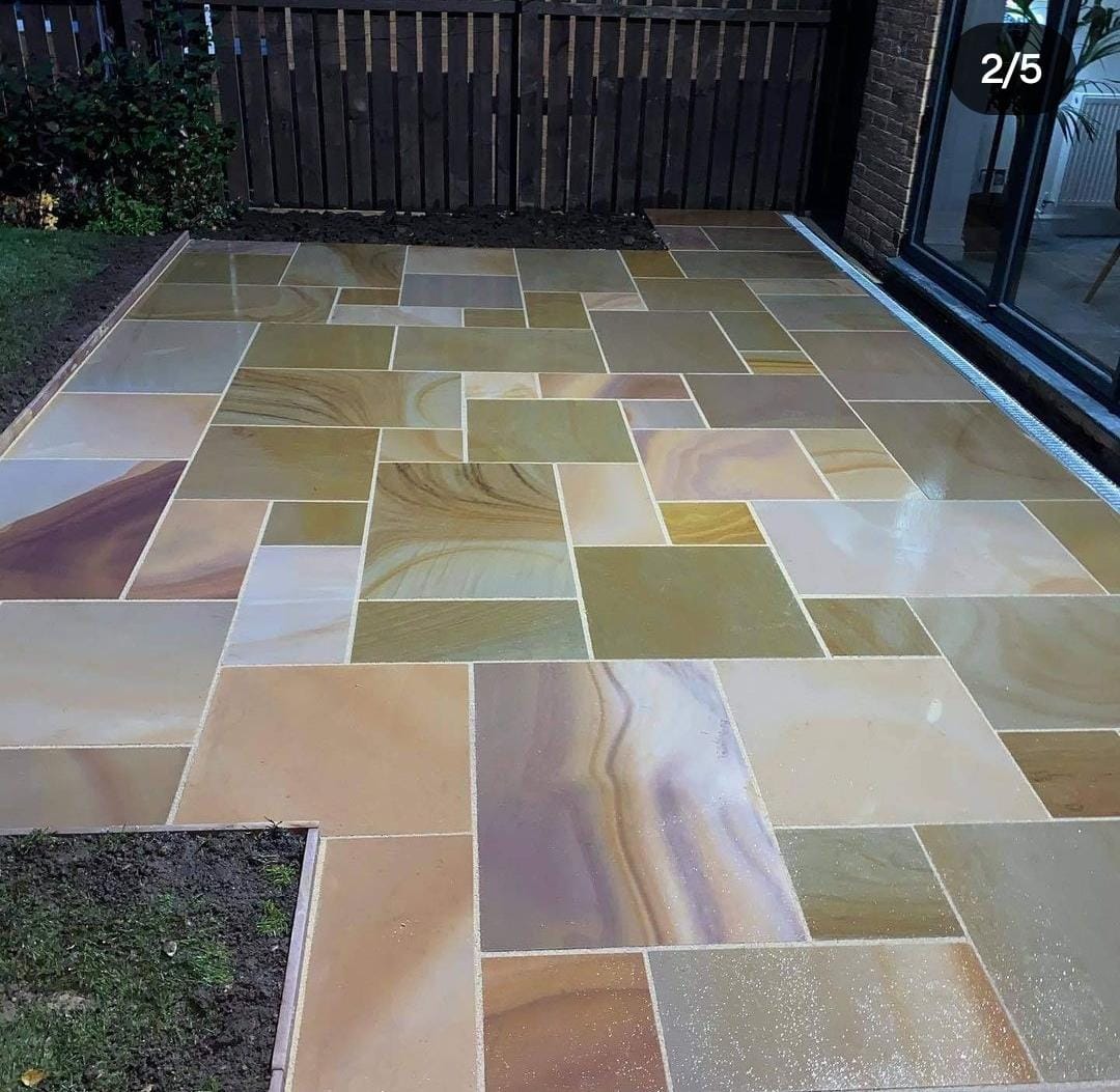 Rippon buff sandstone honed face with natural mineral variation