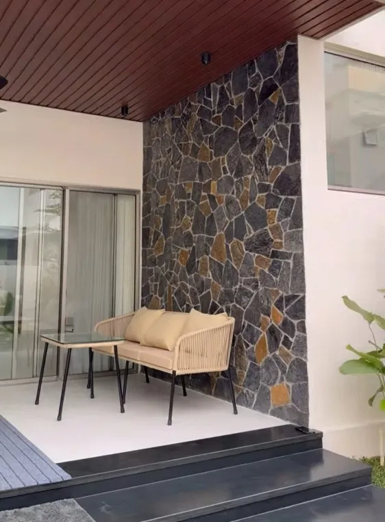 RR Cladding from Malujiwala Stone — natural stone surface (1 of 3)