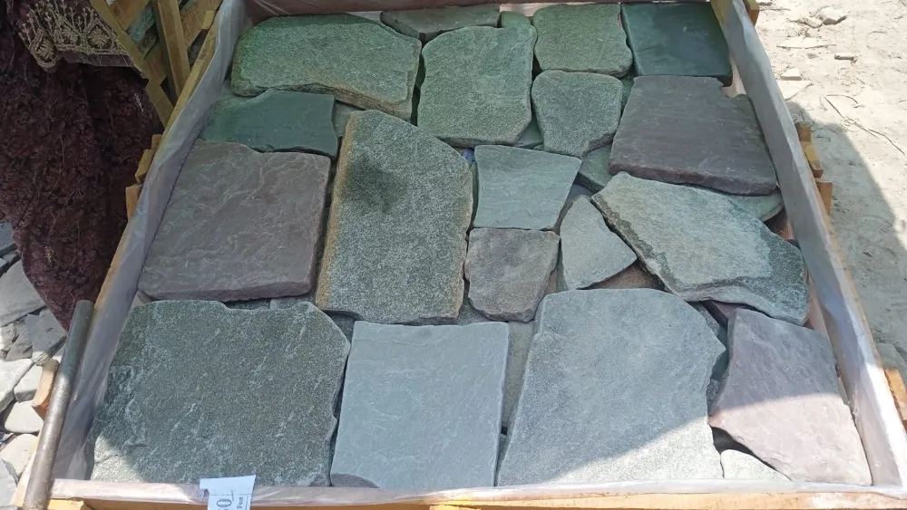 Natural Crest fieldstone RR cladding in 22-25mm calibrated stone