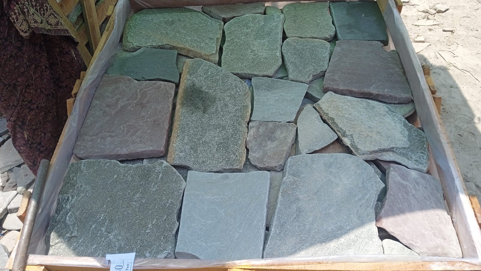 Natural Crest fieldstone RR cladding in 22-25mm calibrated stone