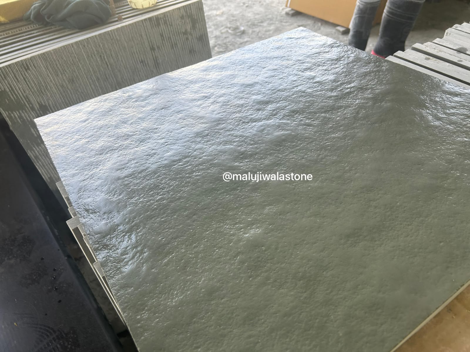River wash green Kota Stone 2 × 2 tiles