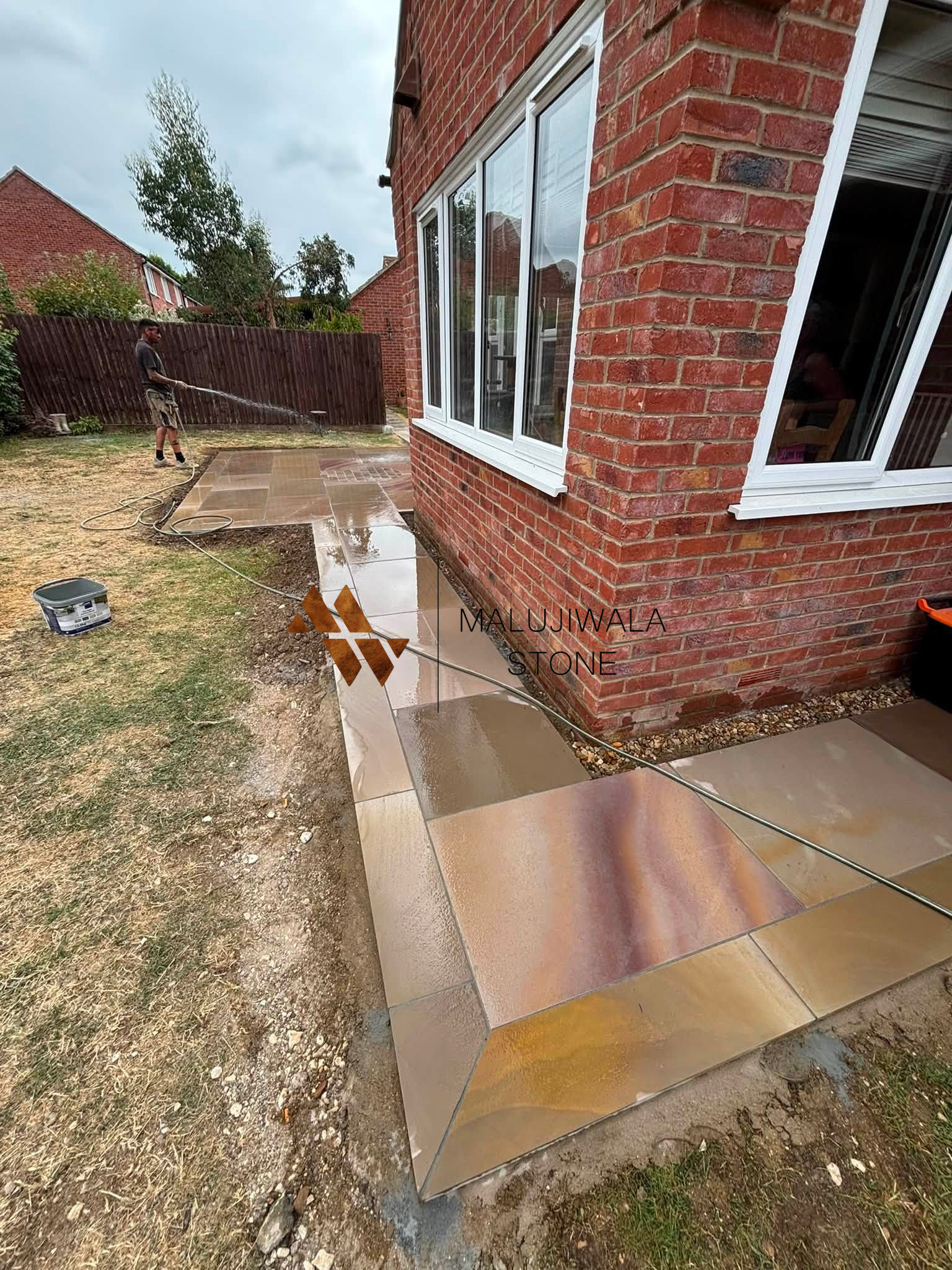 Smooth buff sandstone 600 x 900 slabs, joint detail